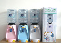 China 2,5 van Miniatuur van het de Automaat Miniwater van het Pinguïnwater de Drankliter Automaat 8 Glazenbeeldverhaal die Drinkware-Koppen drinken fabriek