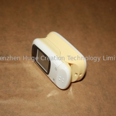China De draagbare Sensor van Oximeter van de Vingertopimpuls voor Zuigeling Twee de Aandrijving van AMERIKAANSE CLUB VAN AUTOMOBILISTENbatterijen leverancier